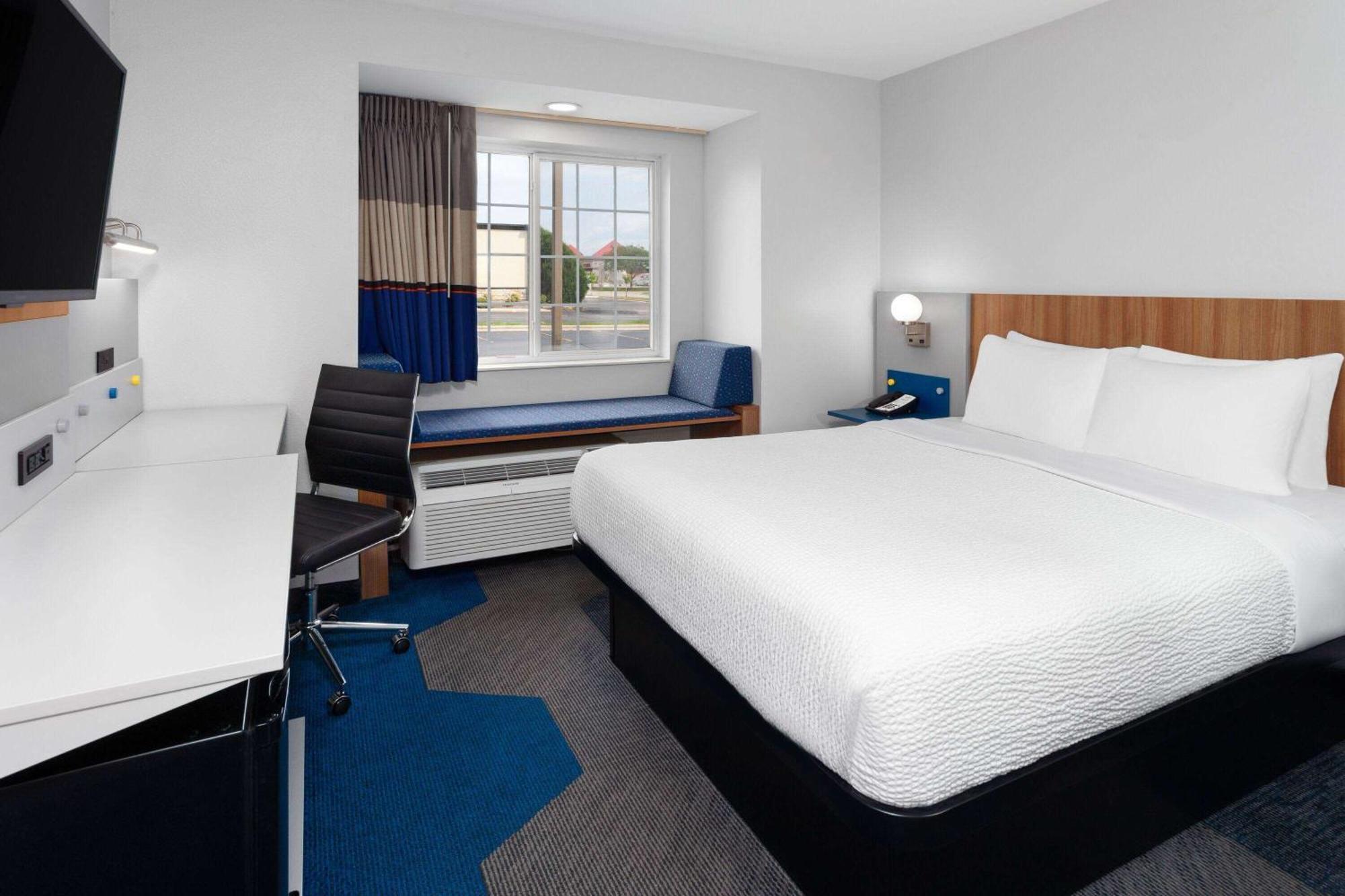 Microtel Inn By Wyndham Janesville Kültér fotó